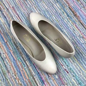 9.2.5. So Soft Bone White Heels